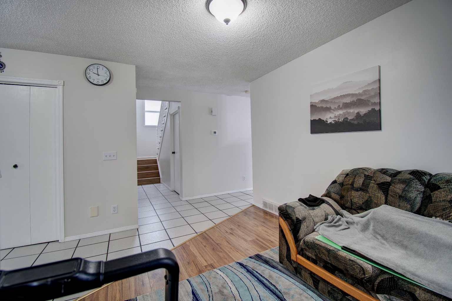 10316 Hidden Valley DR NW, Calgary, AB T3A 4Z6