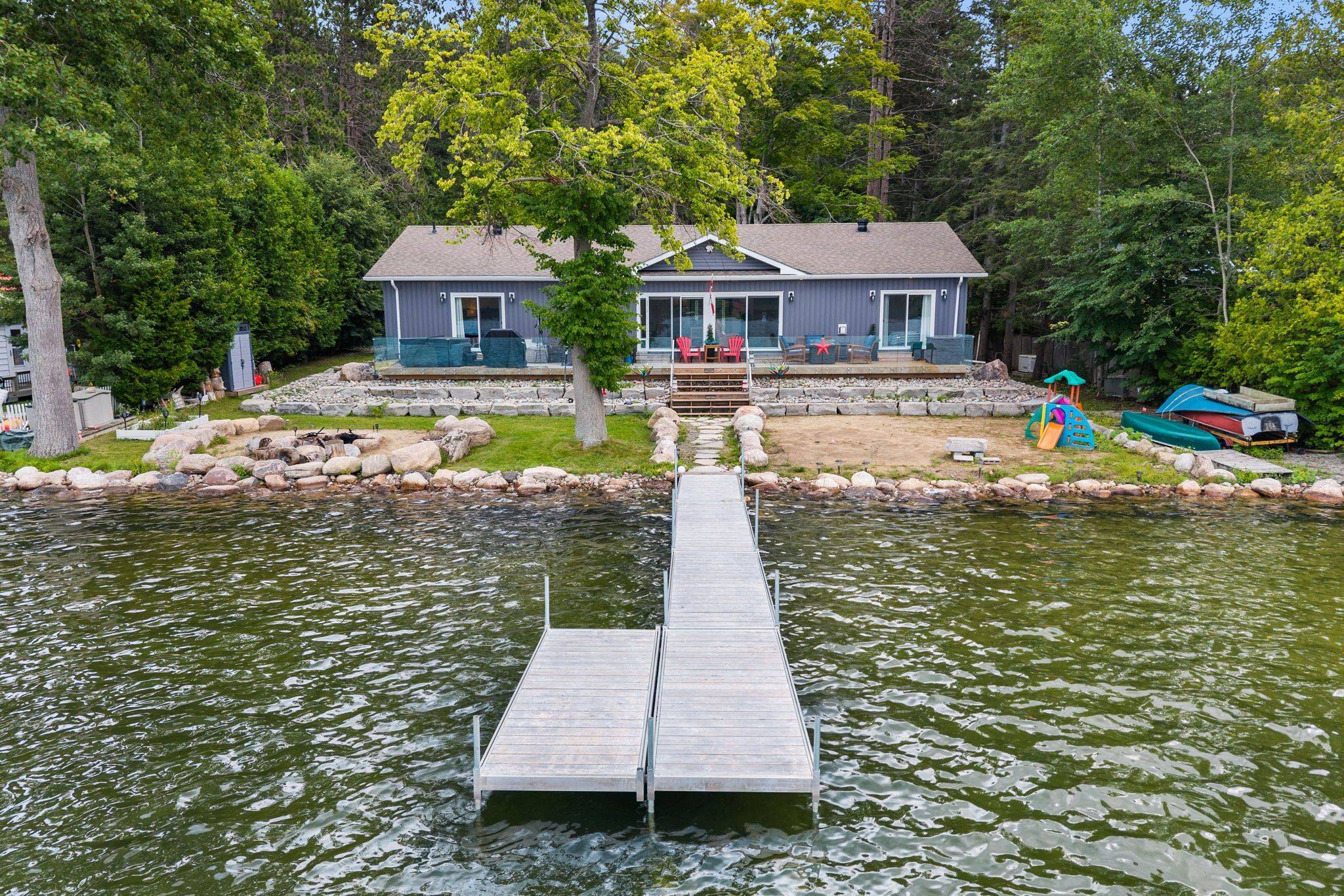 86 Andrew DR, Tiny, ON L9M 0B4