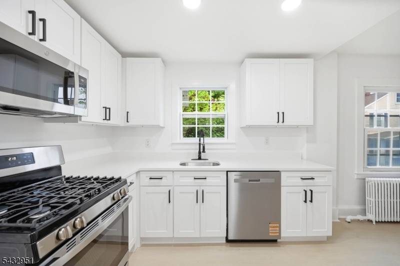 89 High St, Newton Town, NJ 07860
