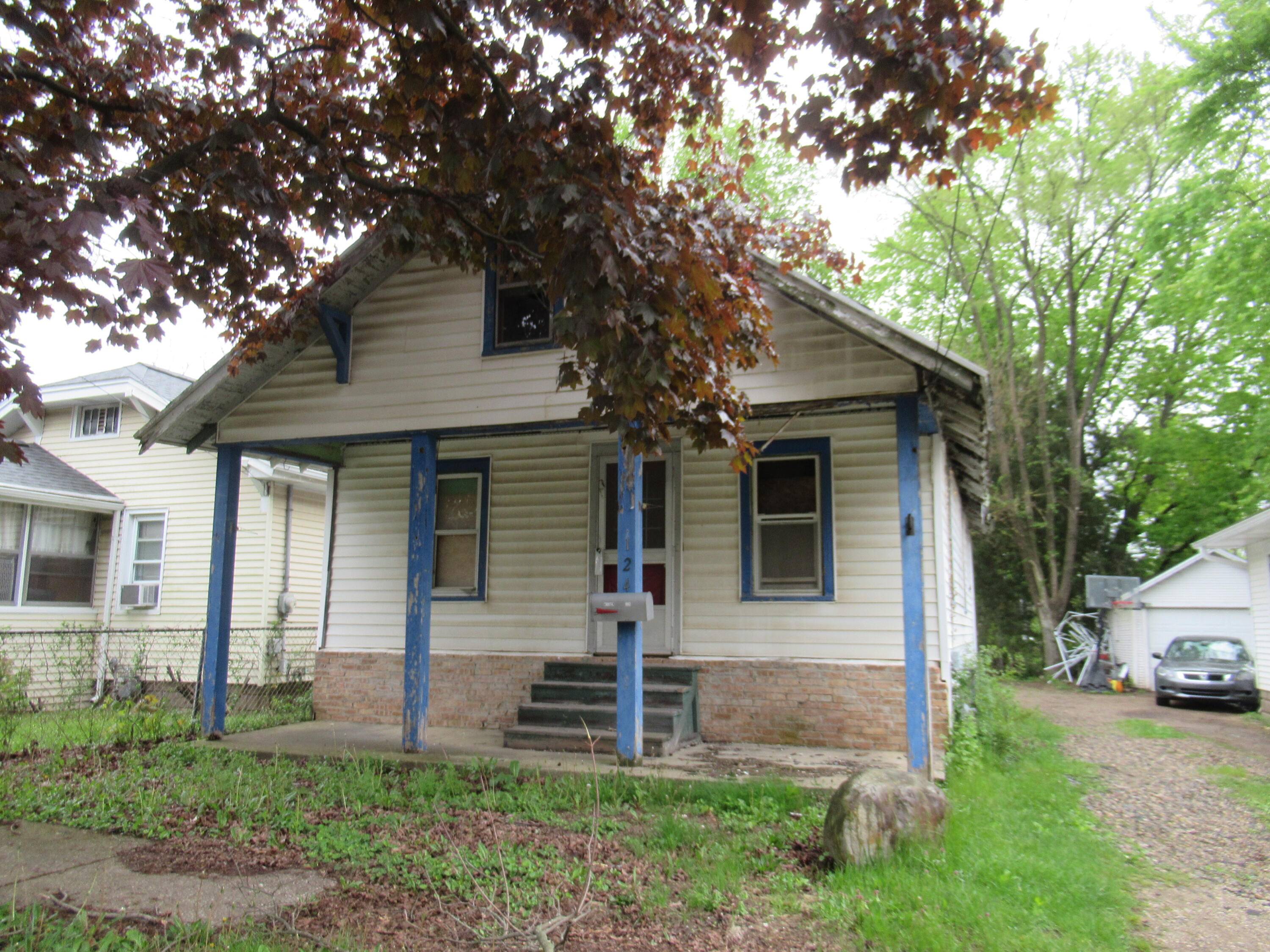 124 Sharon AVE, Pennfield Twp, MI 49017