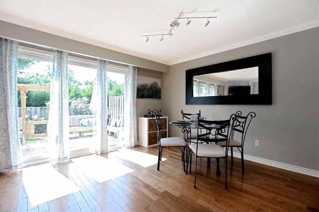 4111 Arbour Green DR #7, Mississauga, ON L5L 2Z2