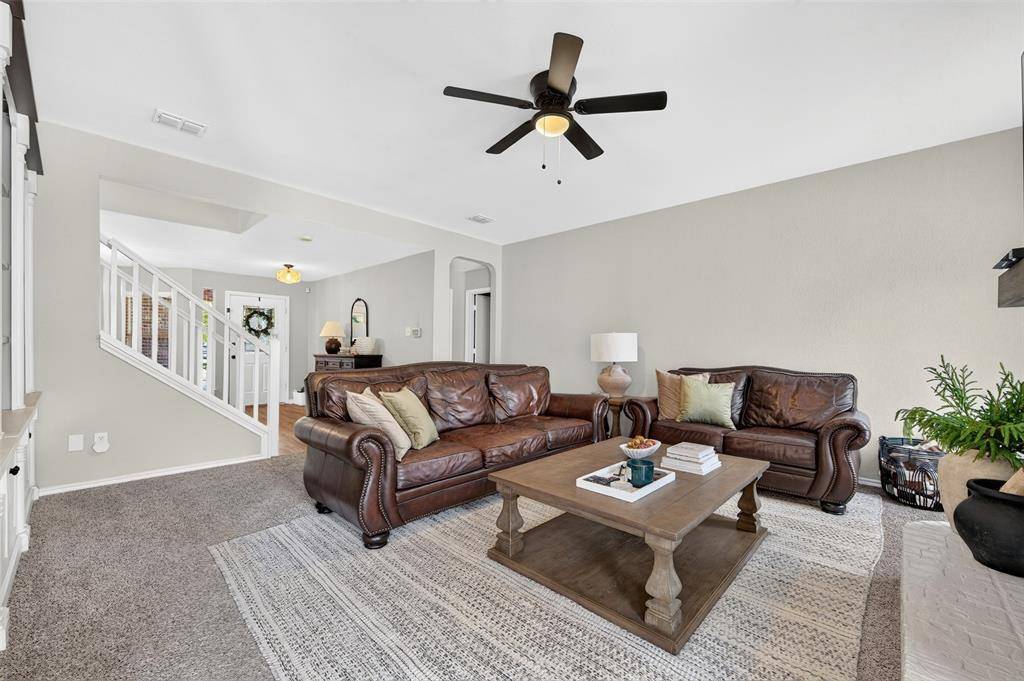 224 Miramar Drive, Arlington, TX 76002