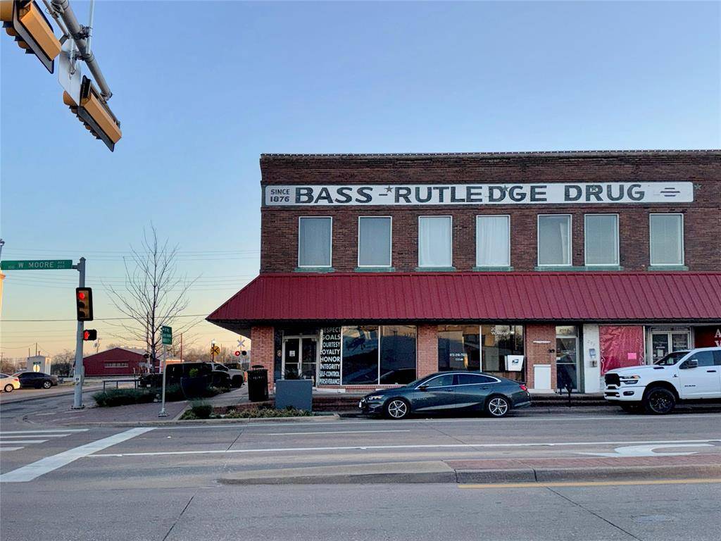 201 W Moore Avenue, Terrell, TX 75160