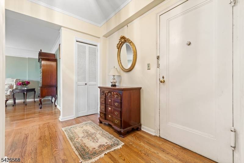 10 Crestmont Rd #3L, Montclair Twp., NJ 07042
