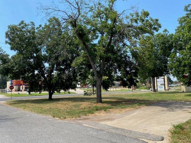 913 E Tyler Street, Athens, TX 75751