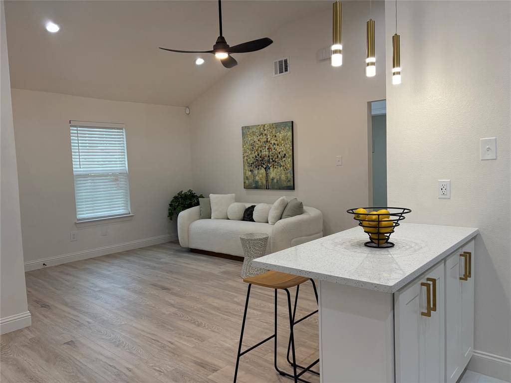 2406 Jennings Avenue, Dallas, TX 75216