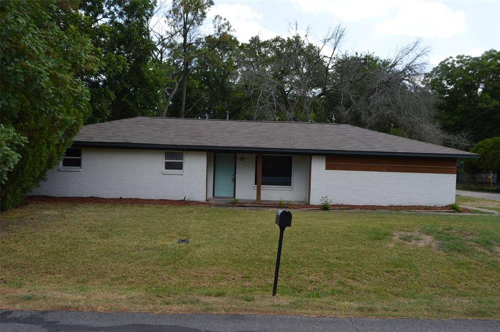 501 E 2nd Street, Quinlan, TX 75474