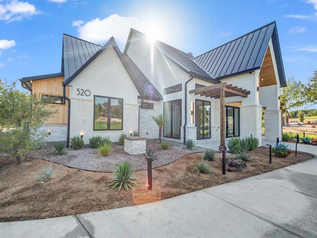 520 Royal Santana Run, Weatherford, TX 76087