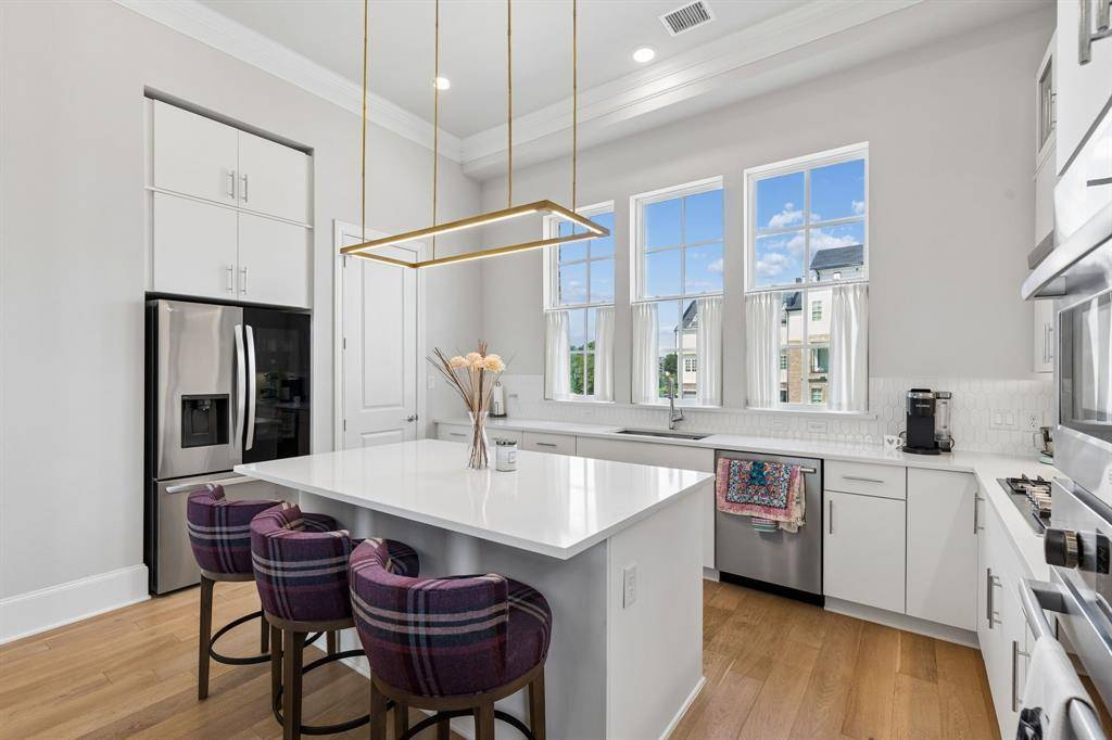 4625 Greenborough Lane, Dallas, TX 75219