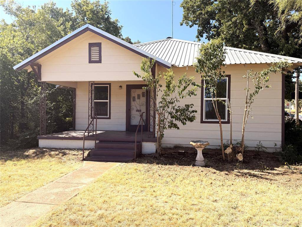712 W Main Street, Eastland, TX 76448