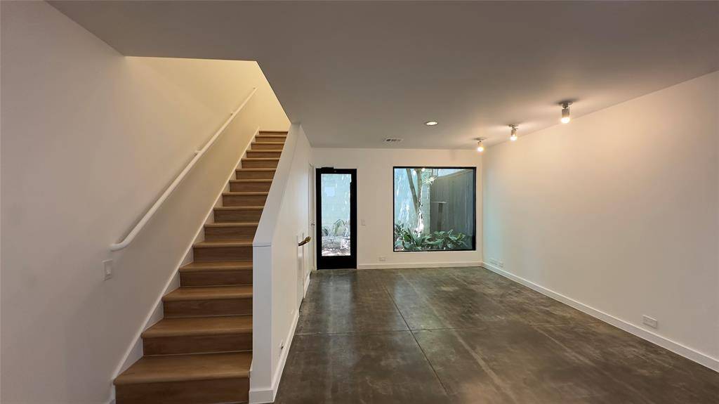 4214 Buena Vista Street #8, Dallas, TX 75205