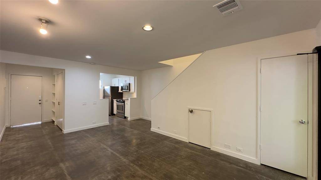 4214 Buena Vista Street #8, Dallas, TX 75205