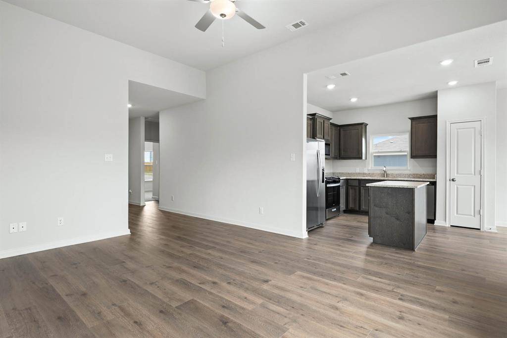 9609 Logan Square Drive, Fort Worth, TX 76140