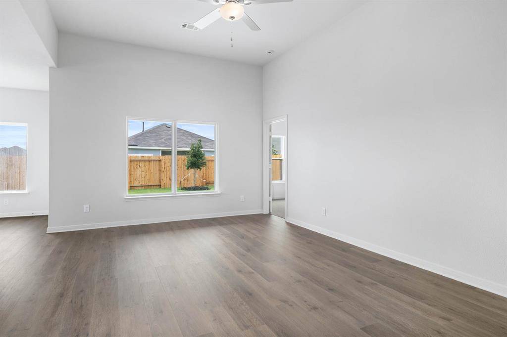 9609 Logan Square Drive, Fort Worth, TX 76140