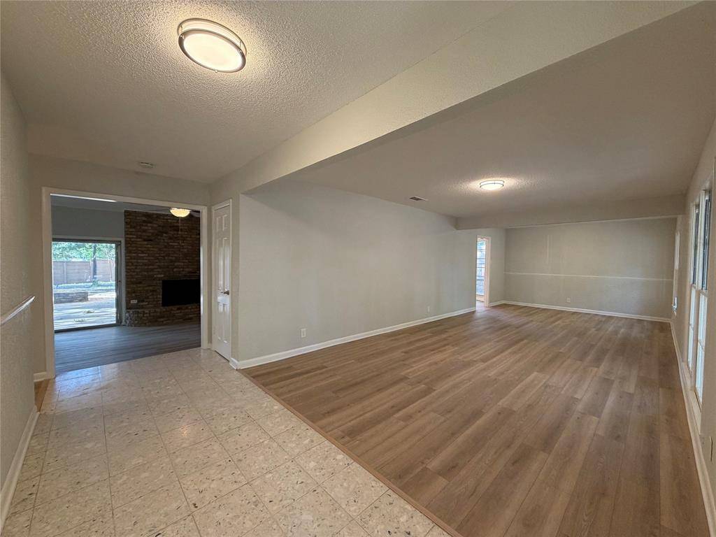 813 Wheelwood Drive, Hurst, TX 76053