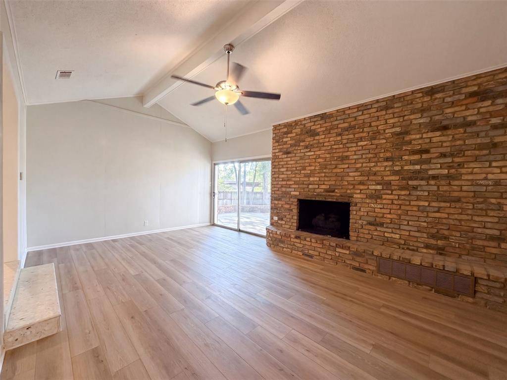 813 Wheelwood Drive, Hurst, TX 76053