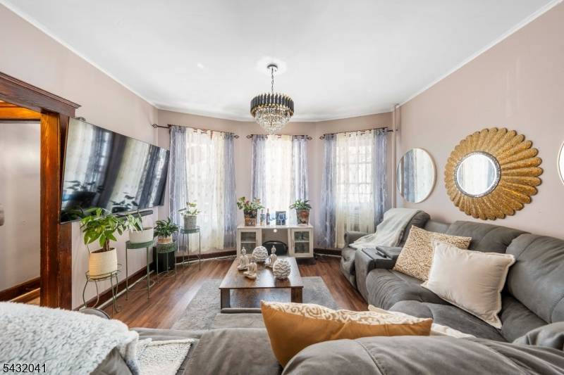 1039 Anna St, Elizabeth City, NJ 07201