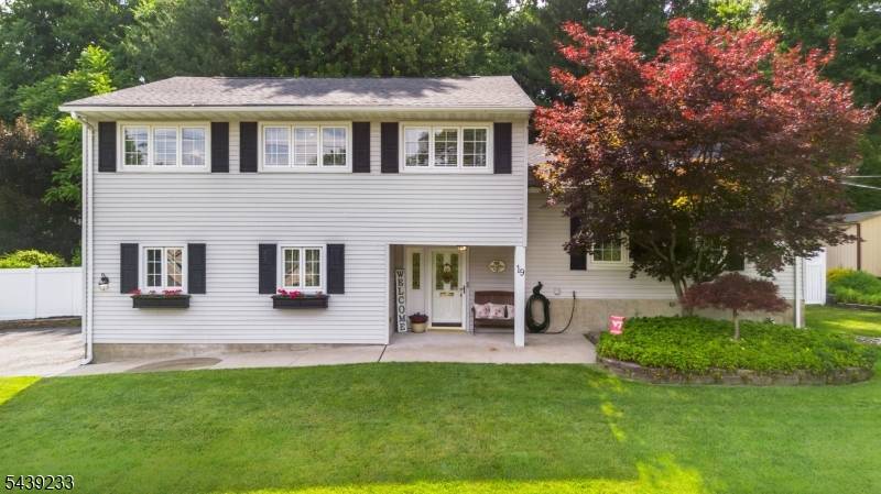 19 Falcon Pl, Wayne Twp., NJ 07470
