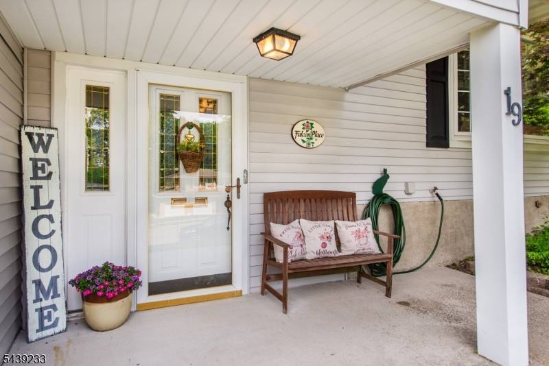 19 Falcon Pl, Wayne Twp., NJ 07470