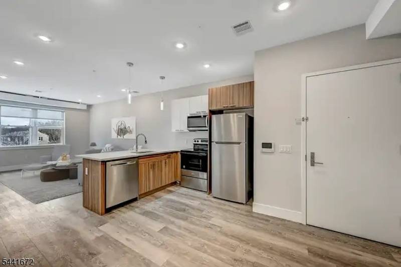 2 Flanders Rd 211 #211, Netcong Boro, NJ 07857