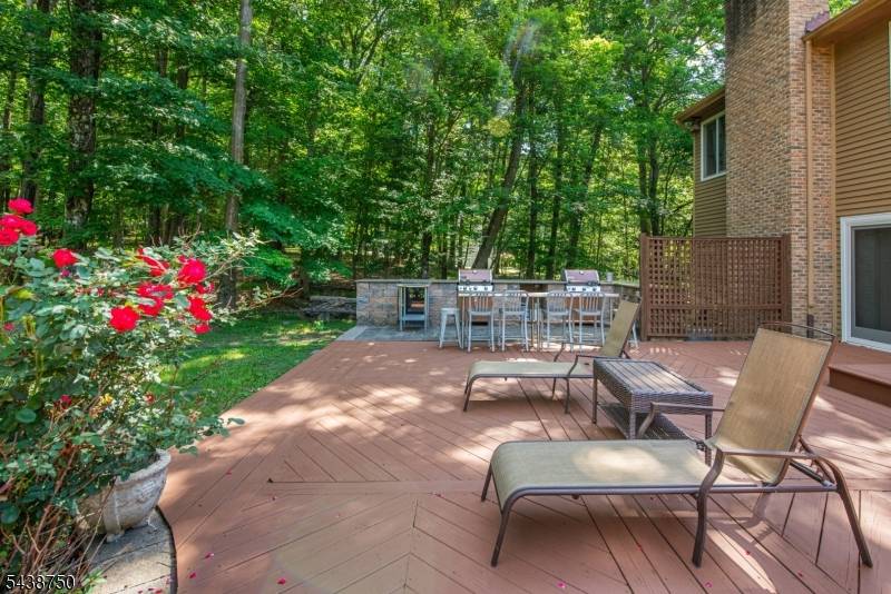 52 Tower Hill Ln, Kinnelon Boro, NJ 07405
