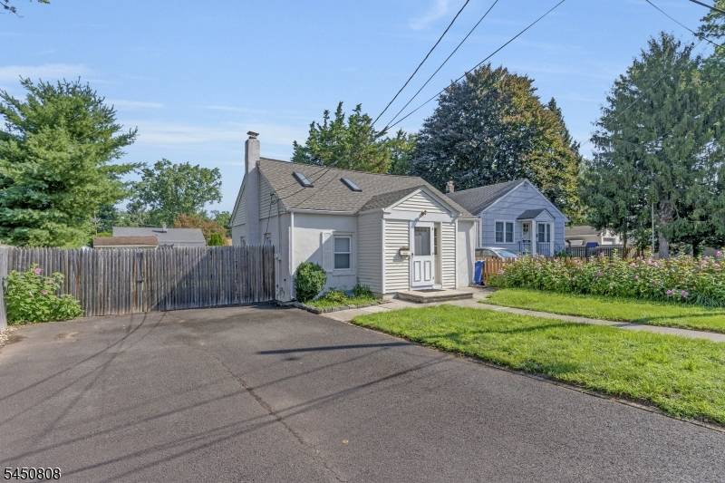 96 Conover Pl, Middlesex Boro, NJ 08846