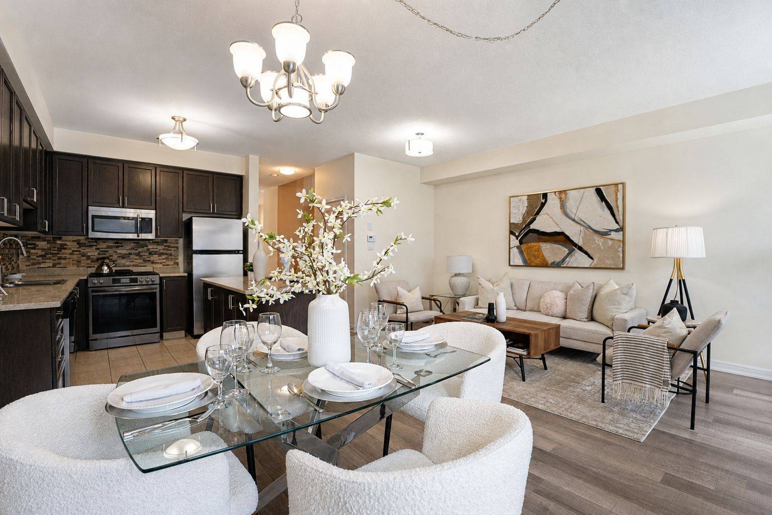 136 Matthewson AVE, Bradford West Gwillimbury, ON L3Z 2A5
