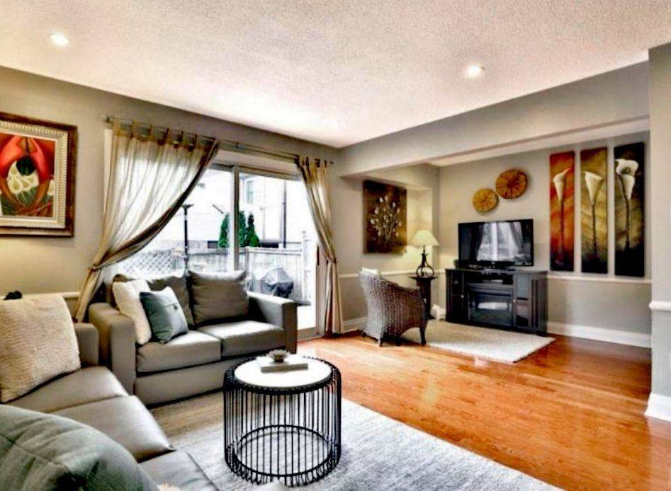 1580 Lancaster DR #29, Oakville, ON L6H 2Z5