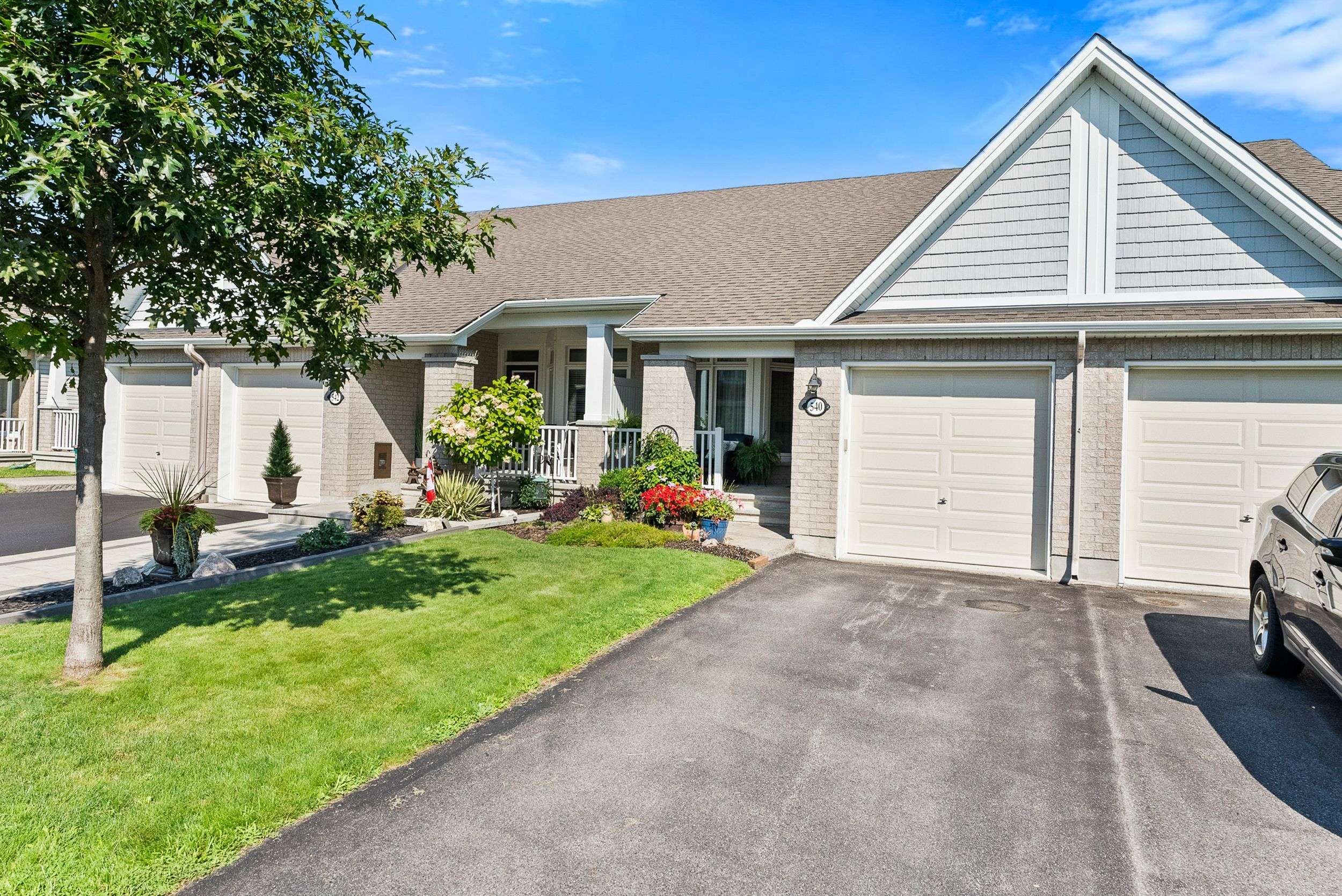 540 Silverbell CRES, Blossom Park - Airport And Area, ON K1T 0P1