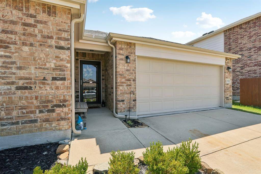 3304 Biggs Avenue, Aubrey, TX 76227