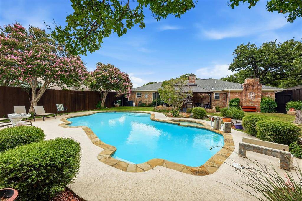 7713 Briarridge Court, North Richland Hills, TX 76182