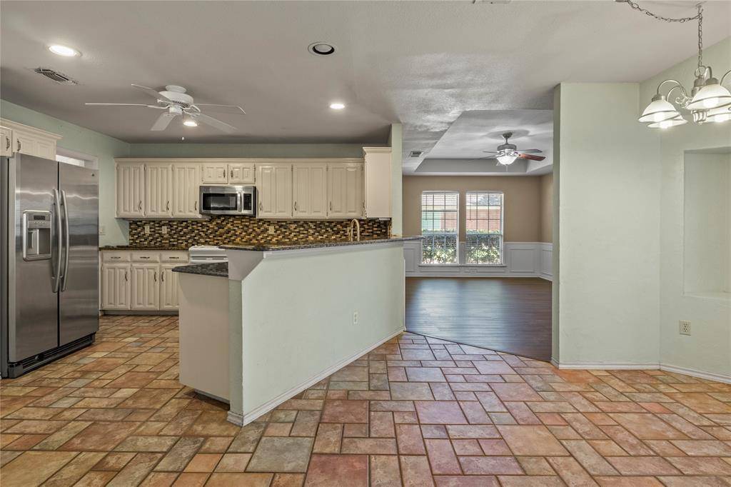 3715 Dahlia Drive, Grand Prairie, TX 75052