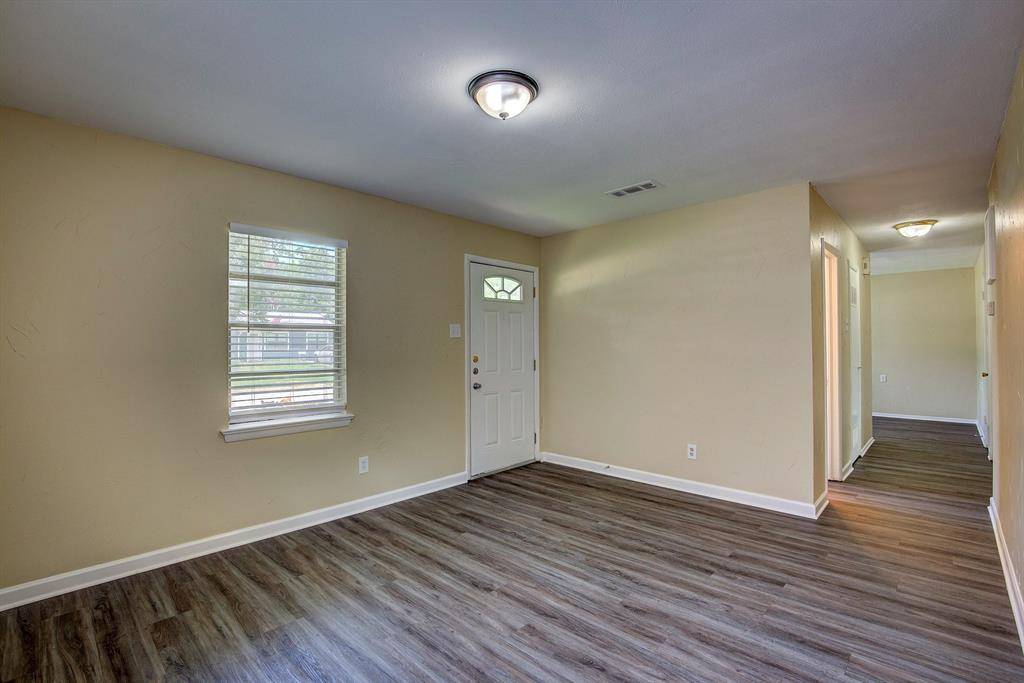 820 Collin Drive, Euless, TX 76039