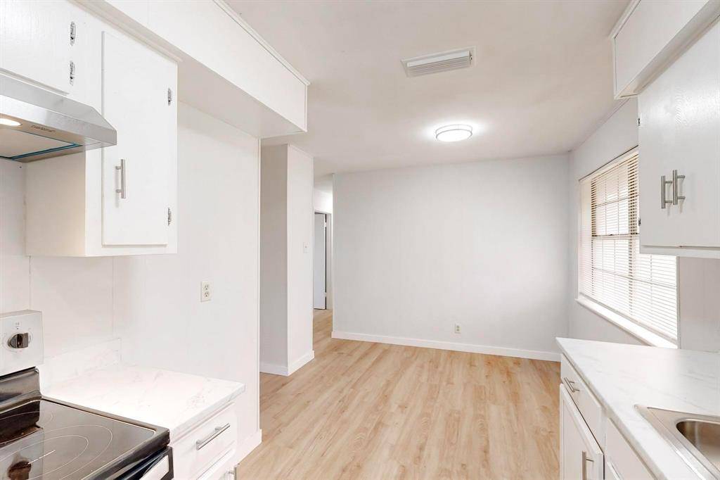 1208 S Benton Street, Corsicana, TX 75110