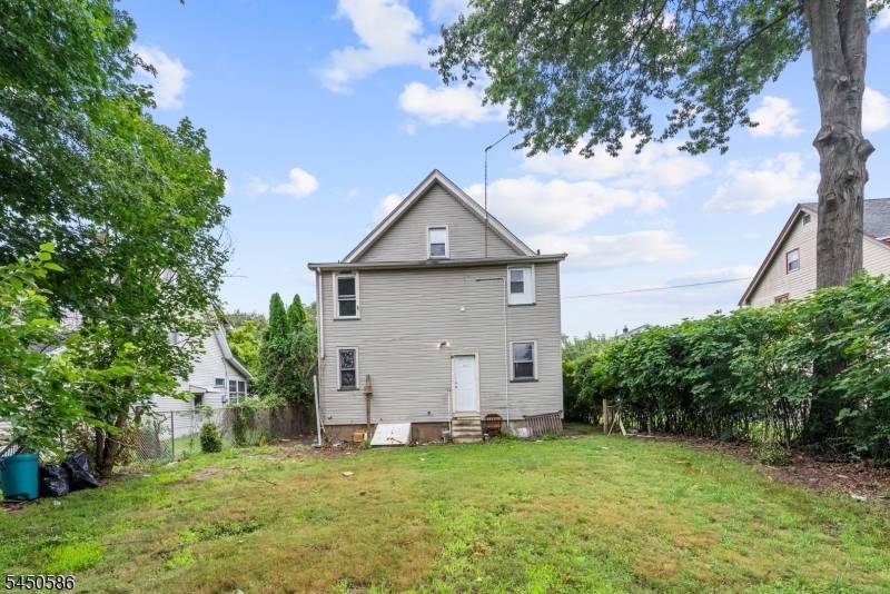 36 Pulaski St, Bloomfield Twp., NJ 07003