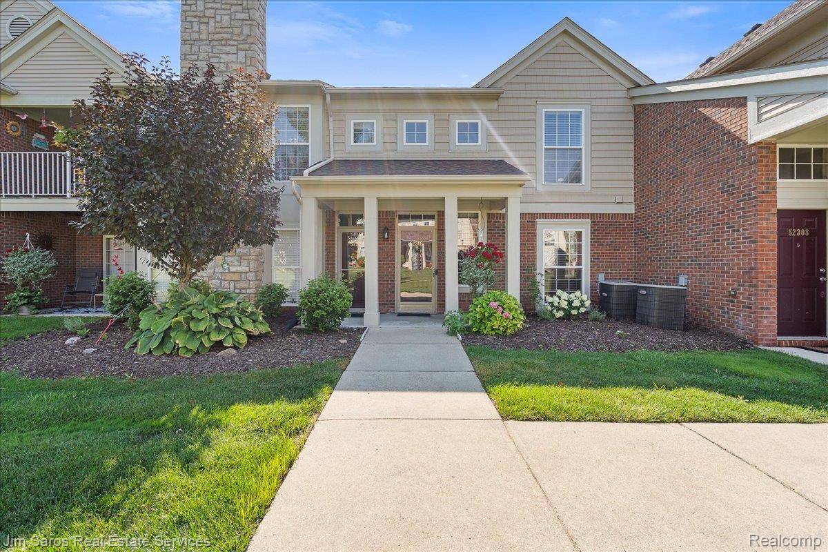 52316 Naugatuck DR, Macomb Township, MI 48042
