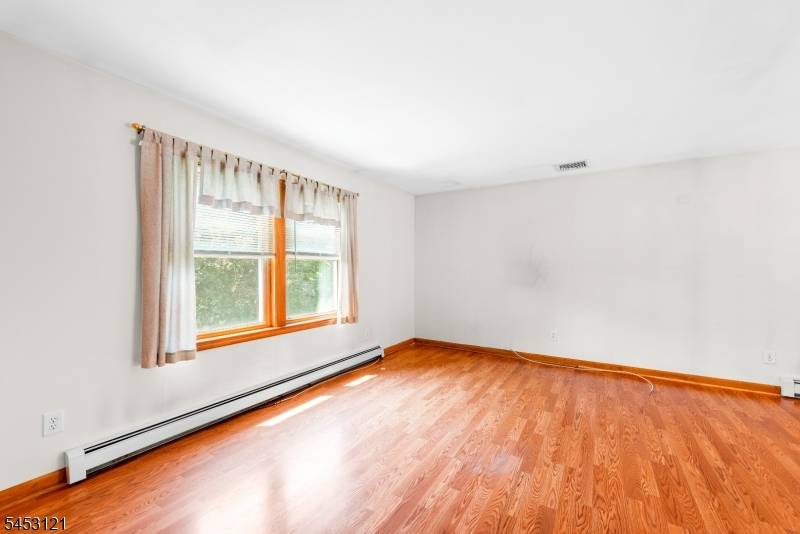 65 Prospect Point Rd, Jefferson Twp., NJ 07849