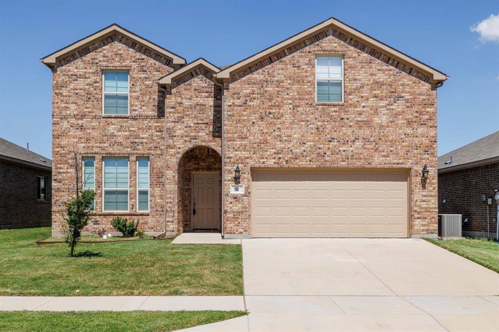 336 Emerald Creek Drive, Fort Worth, TX 76131