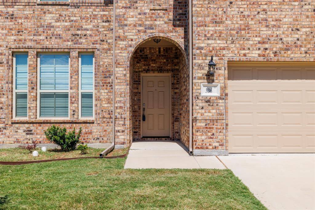 336 Emerald Creek Drive, Fort Worth, TX 76131