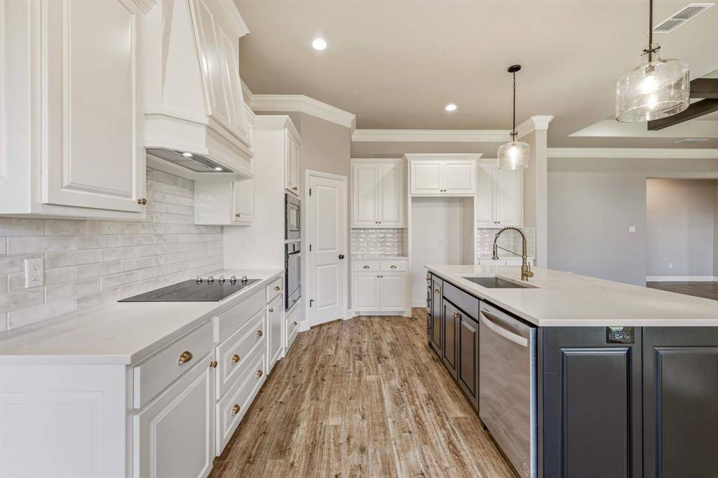162 Breeders Drive, Willow Park, TX 76087