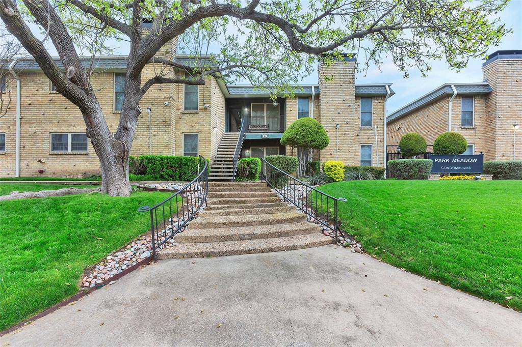 7721 Meadow Park Drive #102, Dallas, TX 75230