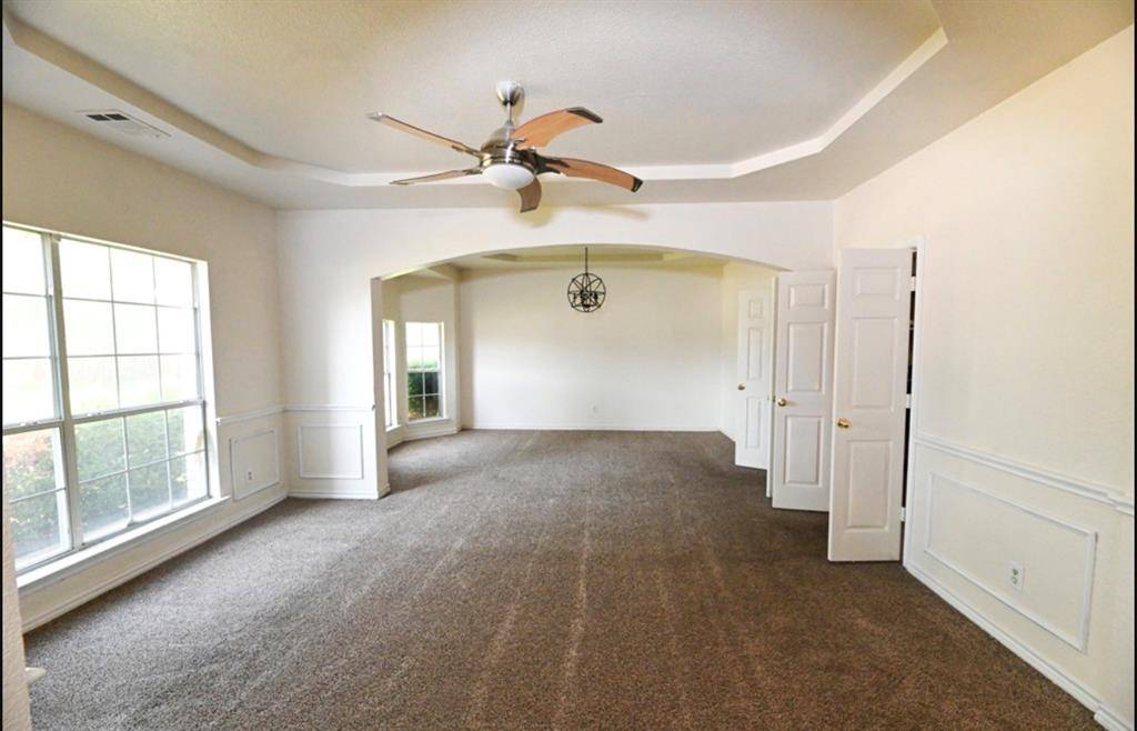 1521 Mountain Laurel Lane, Desoto, TX 75115