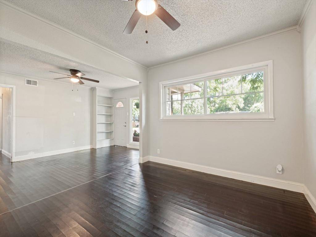 913 W Inwood Drive, Arlington, TX 76013