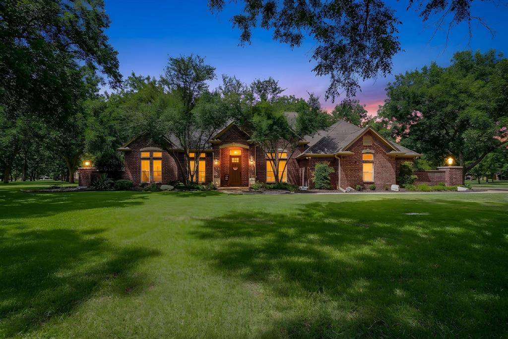 7406 Hampton Drive, Granbury, TX 76049