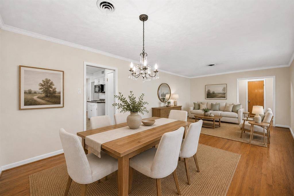 6147 Woodcrest Lane, Dallas, TX 75214