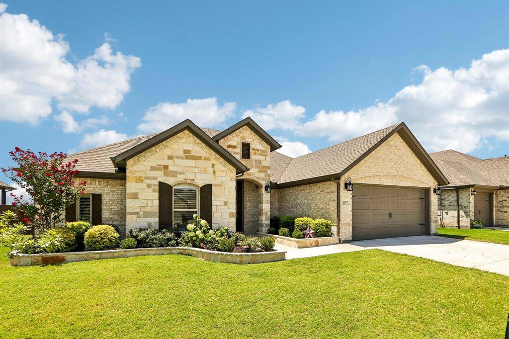 1077 Fleetwood Drive, Justin, TX 76247