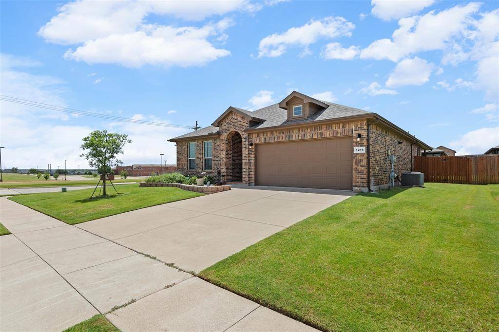 1216 Larkspur Lane, Cleburne, TX 76033
