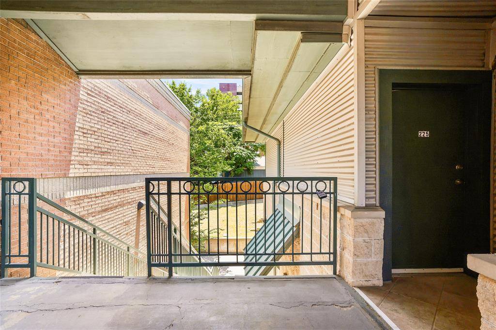 1617 W Oleander Street #225, Fort Worth, TX 76104