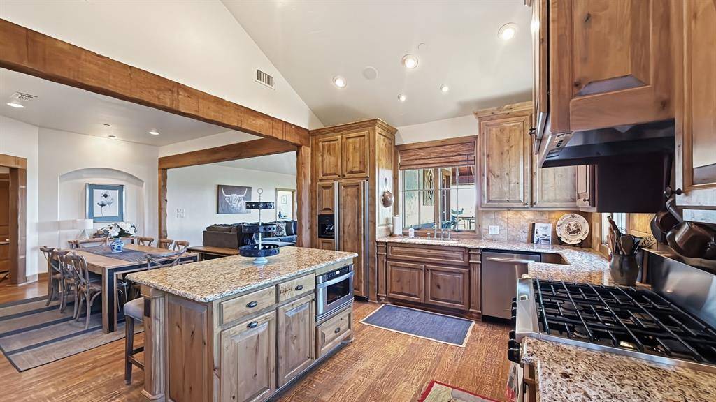 2033 Harbor Way #304, Possum Kingdom Lake, TX 76449