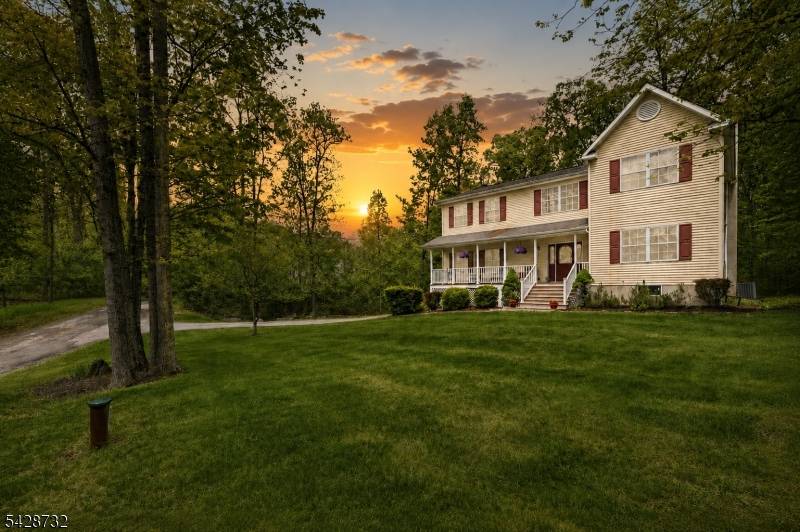 1 Foley Dr, Hampton Twp., NJ 07860
